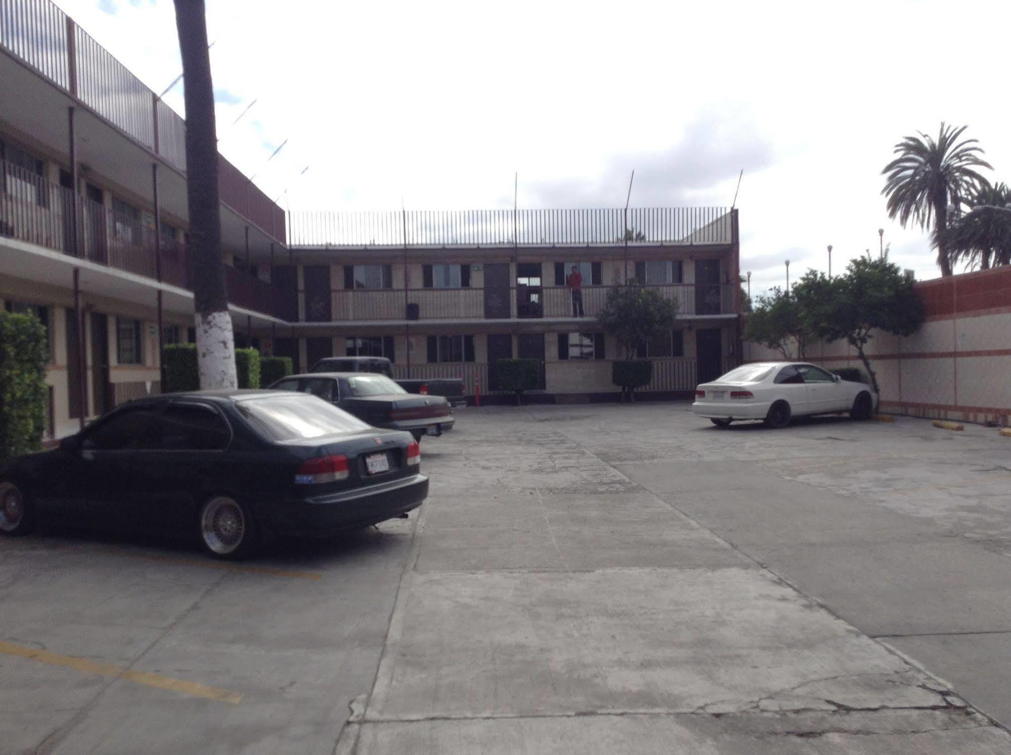 Hotel Sahara Chapultepec  Exterior photo